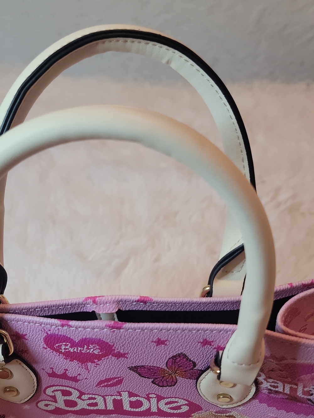 Barbie Movie Pink Graphic Purse with Cream Handles. - Picture 8 of 9